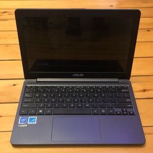 Asus Vivo Book L203. One year old. Good condition.